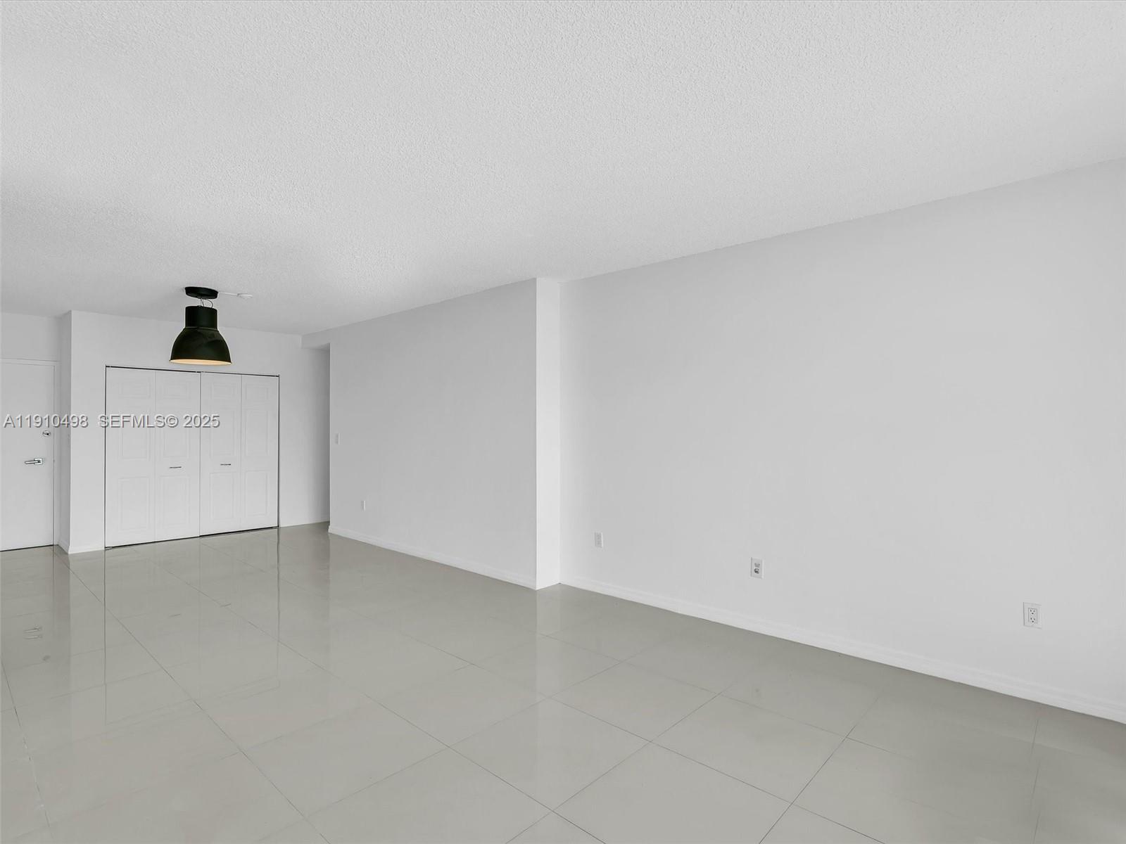 ARLEN HOUSE CONDO - Residential