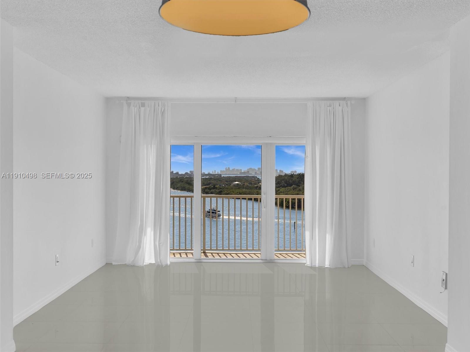 ARLEN HOUSE CONDO - Residential