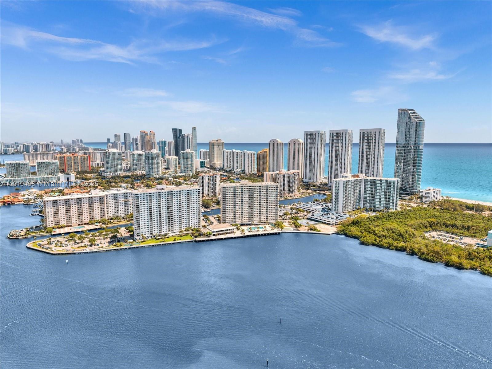 ARLEN HOUSE CONDO - Residential