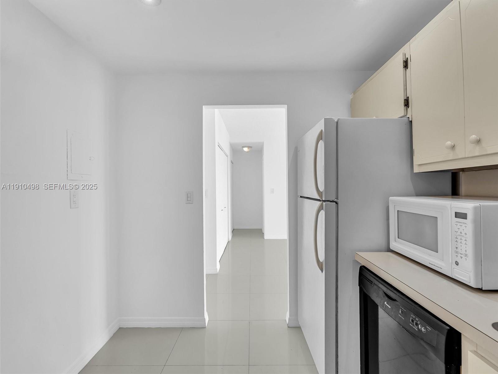 ARLEN HOUSE CONDO - Residential