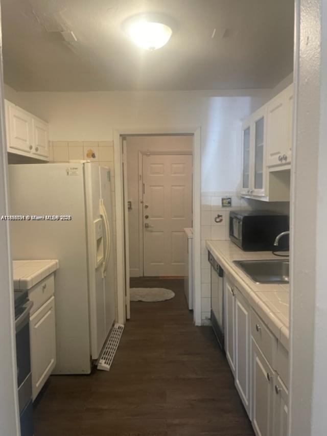LESLIE ESTATES SEC 1 - Residential Lease