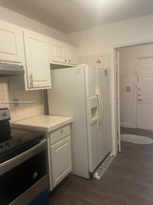 LESLIE ESTATES SEC 1 - Residential Lease