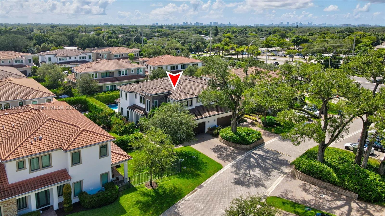 5952 W Brookfield Cir W