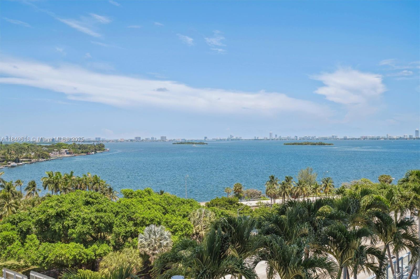 BLUE CONDO - Residential