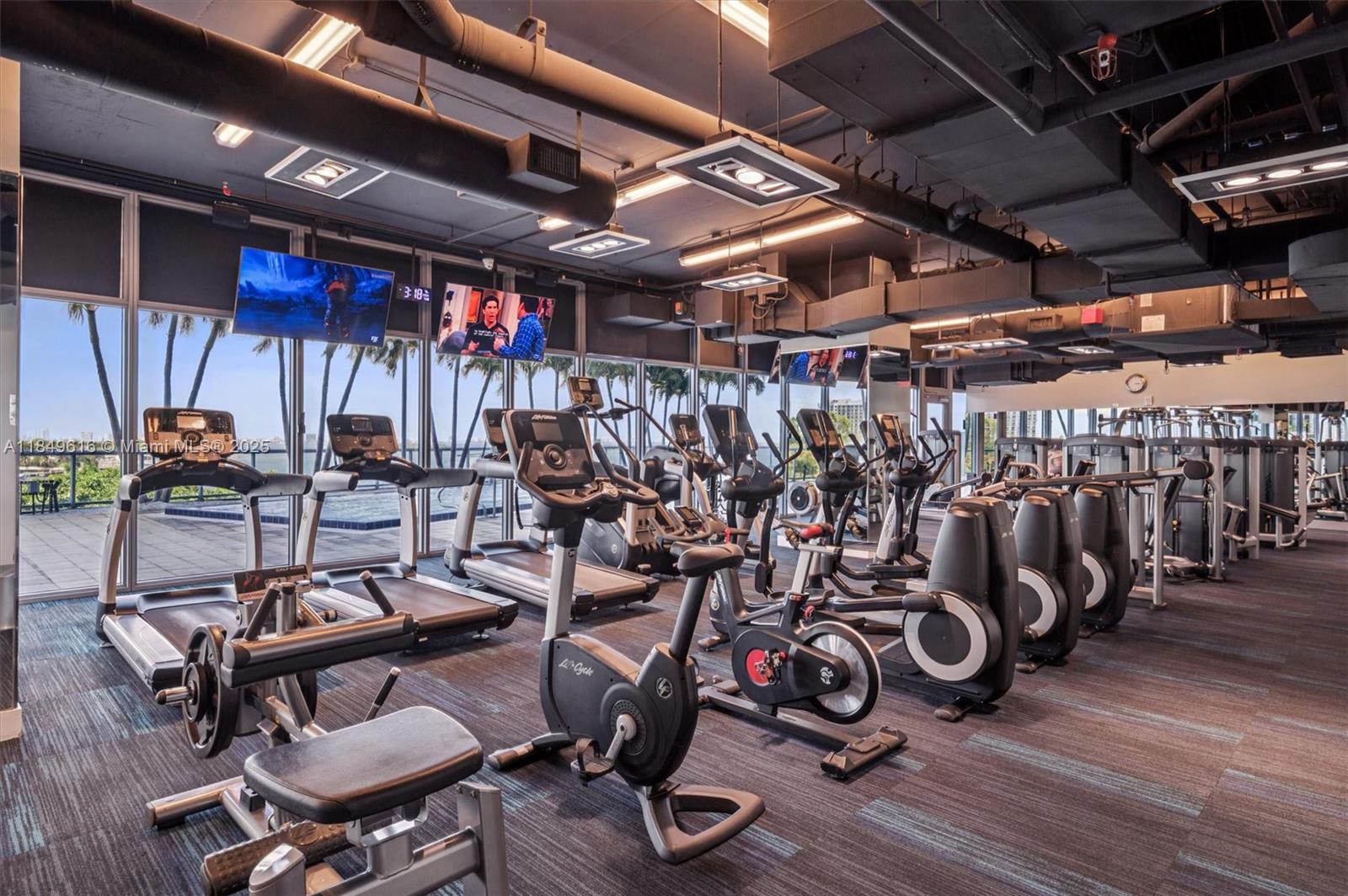 BLUE CONDO - Residential