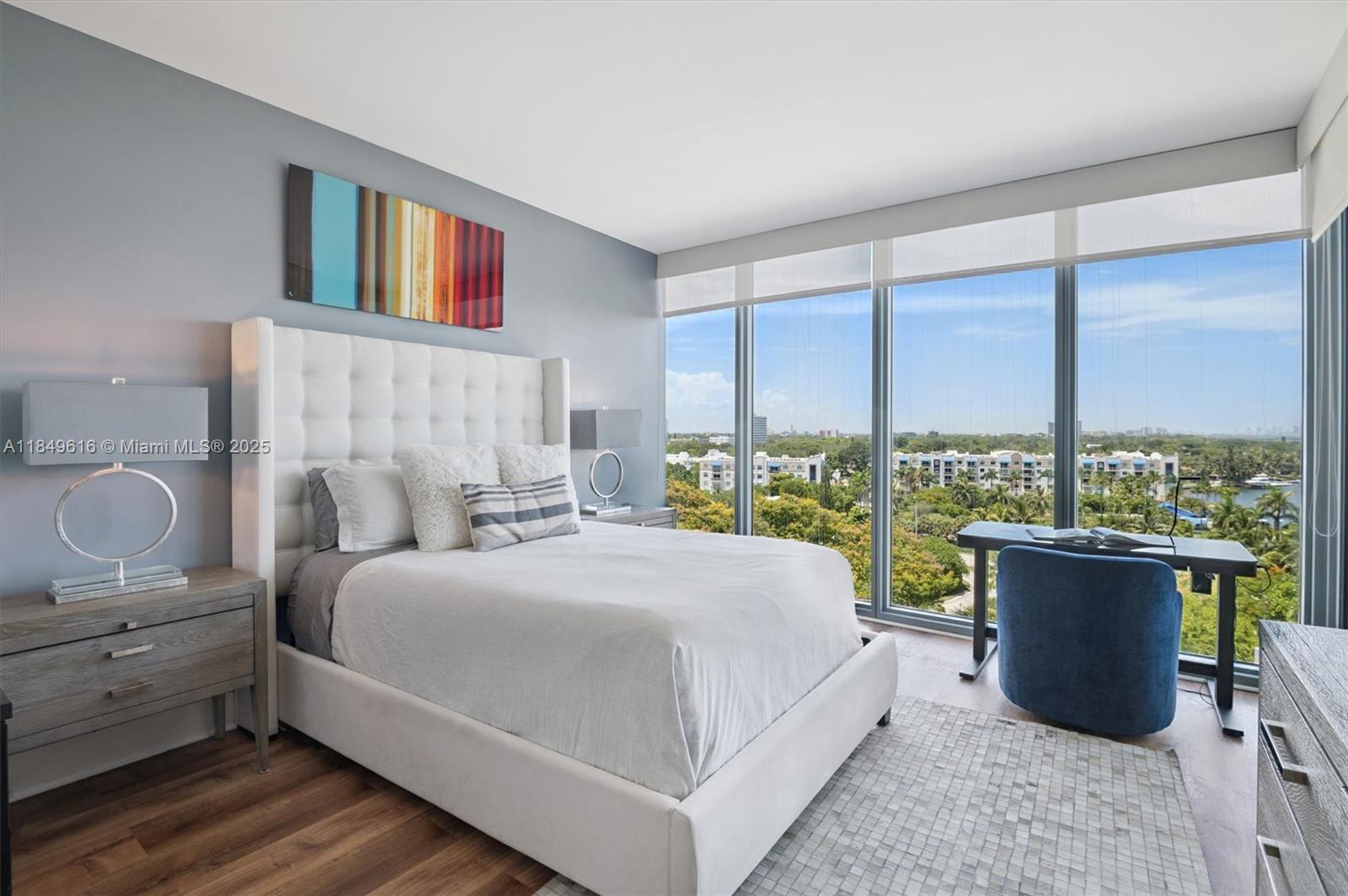 BLUE CONDO - Residential