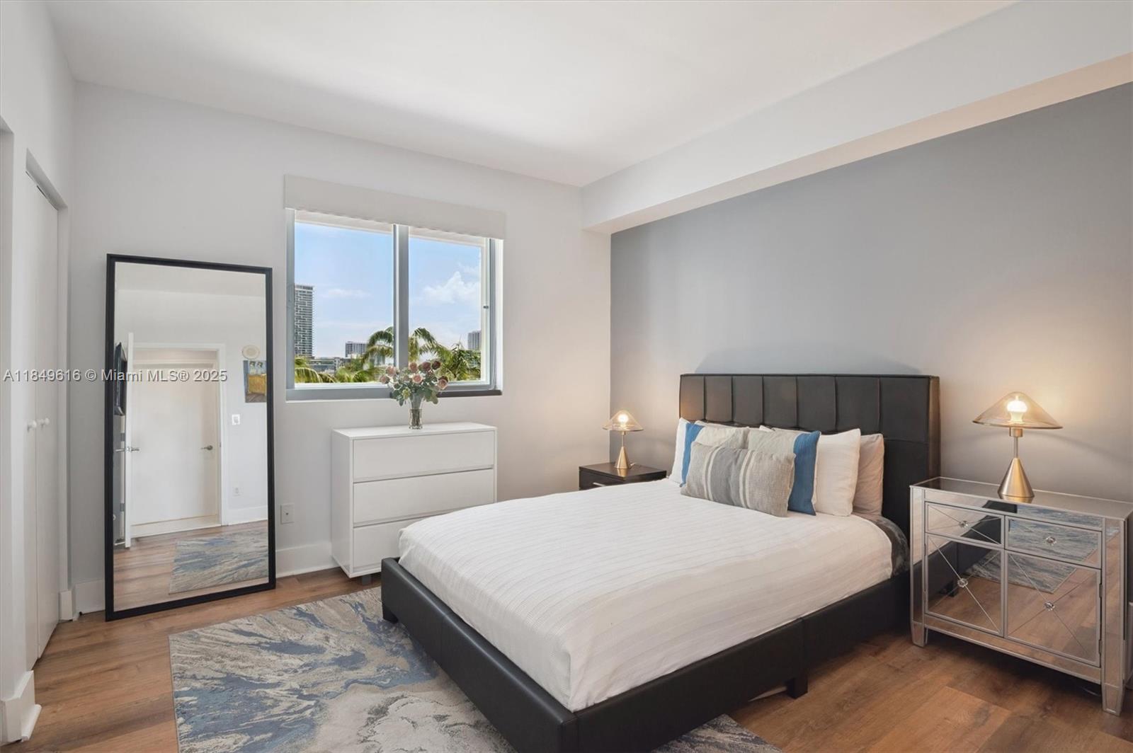 BLUE CONDO - Residential