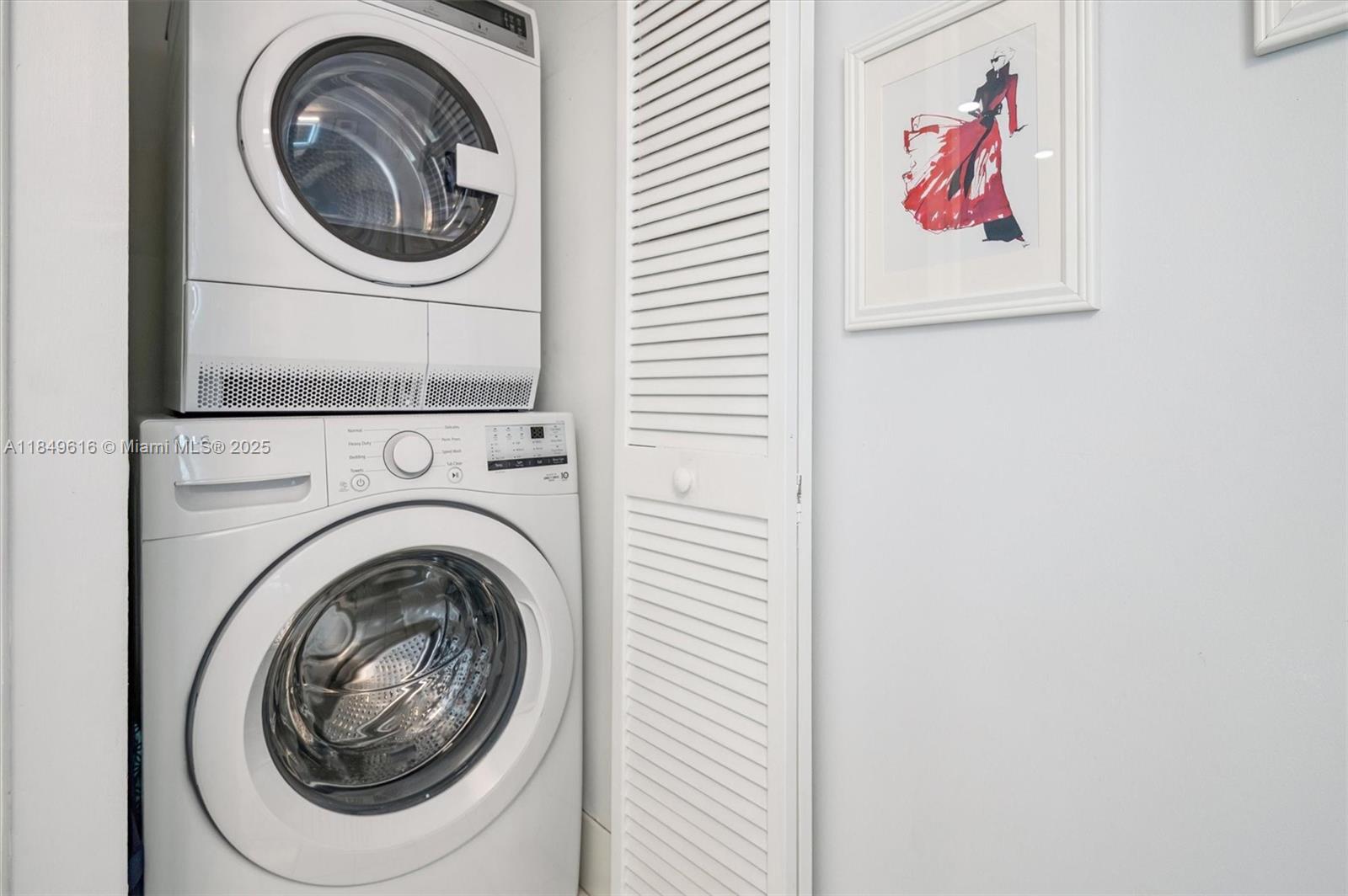 BLUE CONDO - Residential