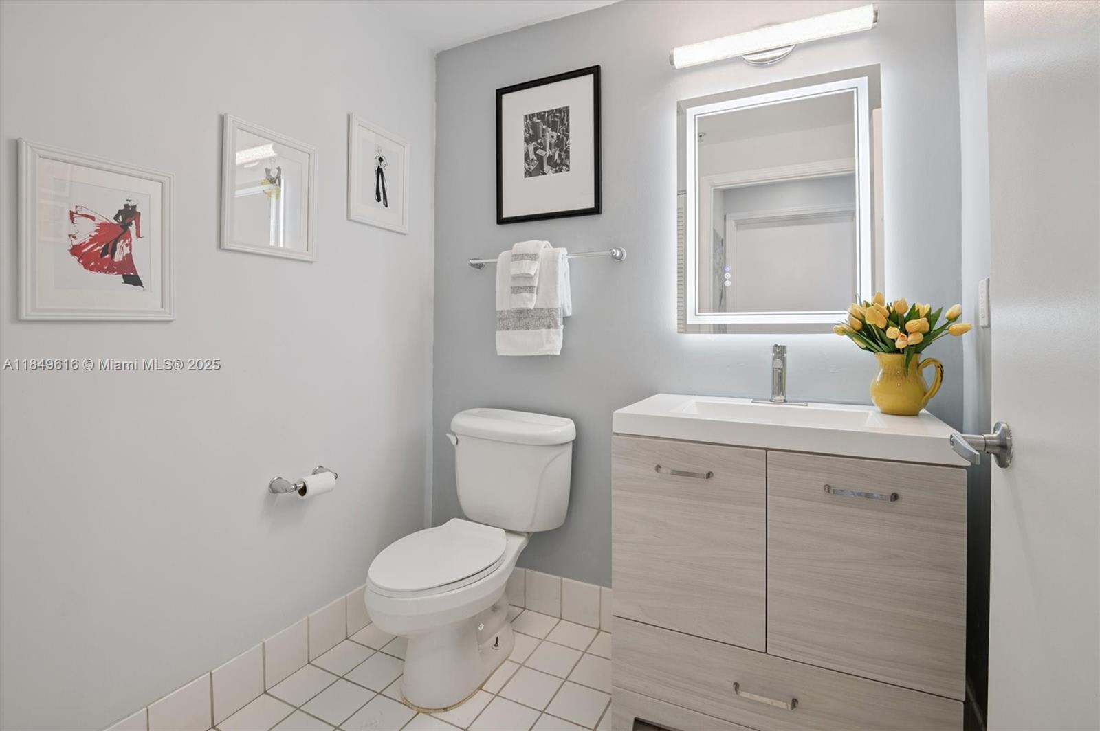 BLUE CONDO - Residential