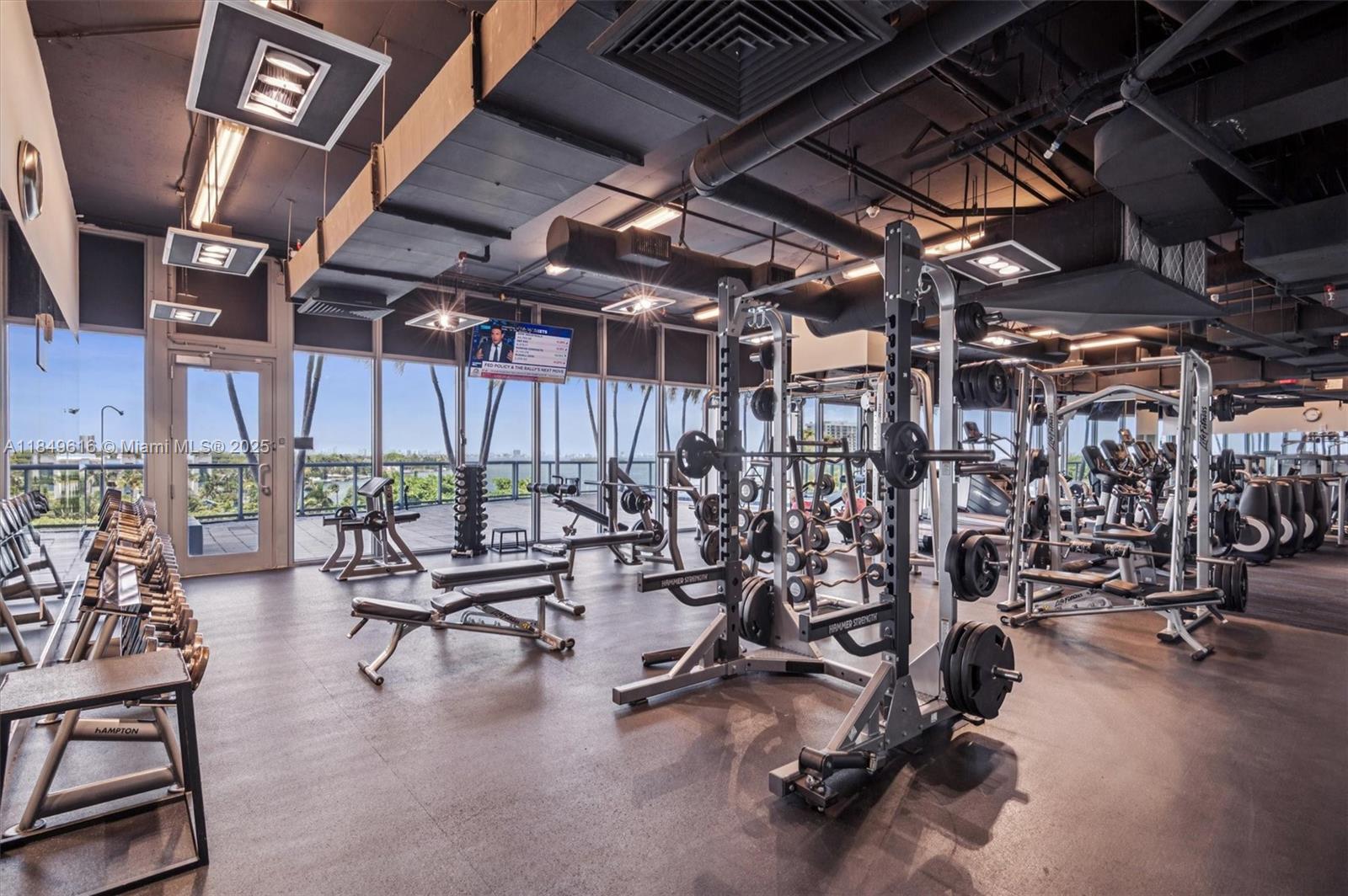 BLUE CONDO - Residential