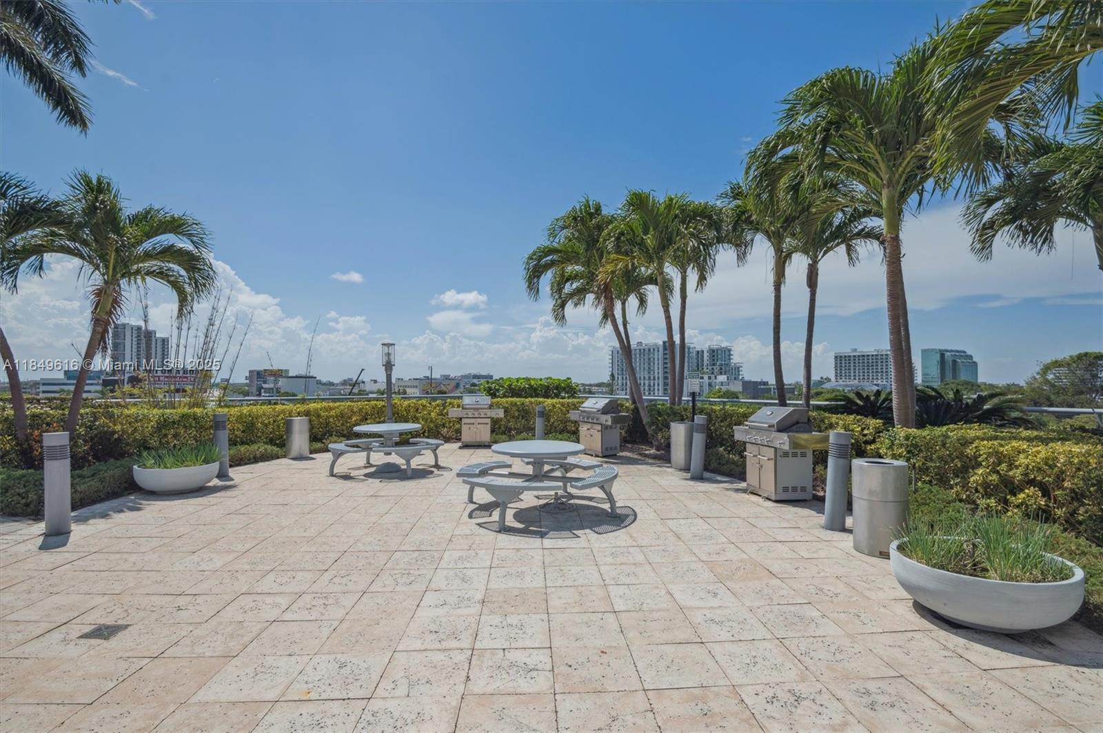 BLUE CONDO - Residential