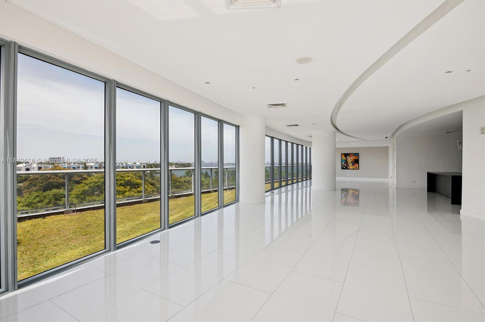 BLUE CONDO - Residential