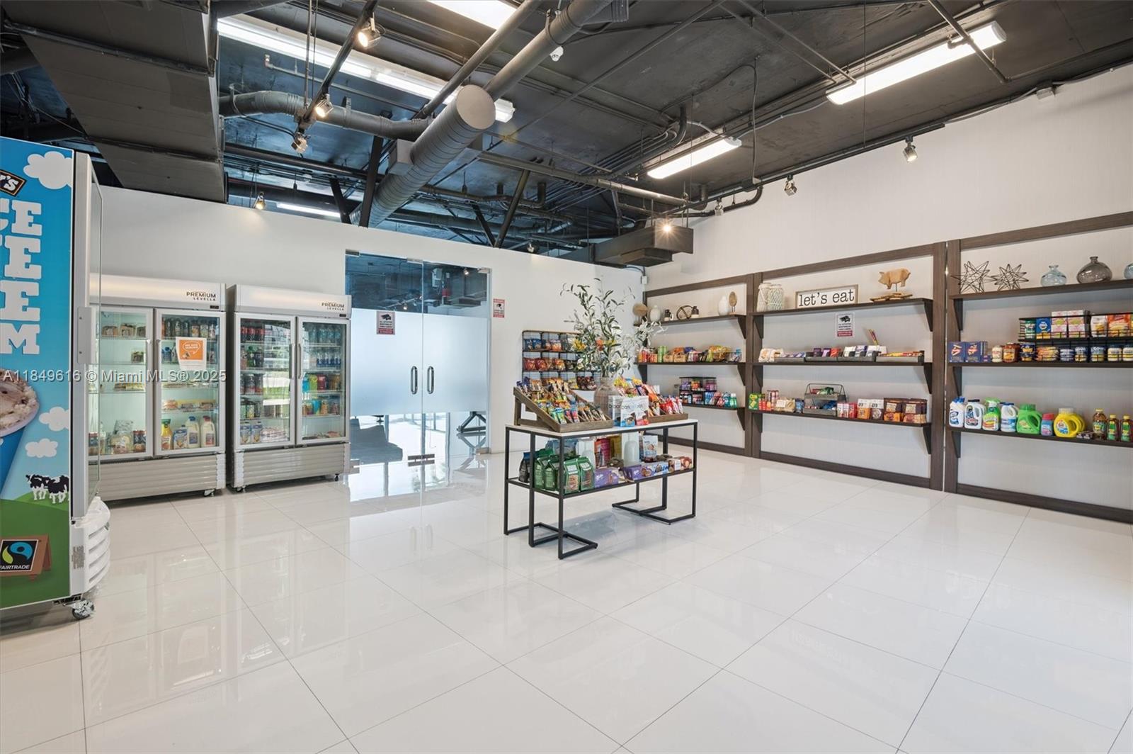 BLUE CONDO - Residential