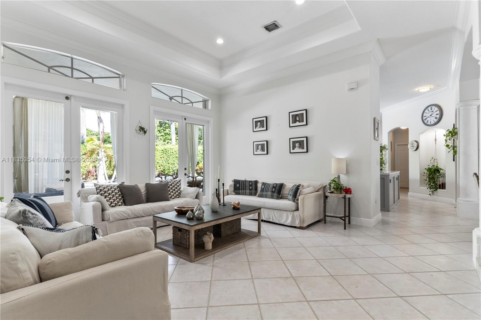12530 SW 96th Ct, Miami, FL, 33176/$2,000,000 1 12530 SW 96th Ct