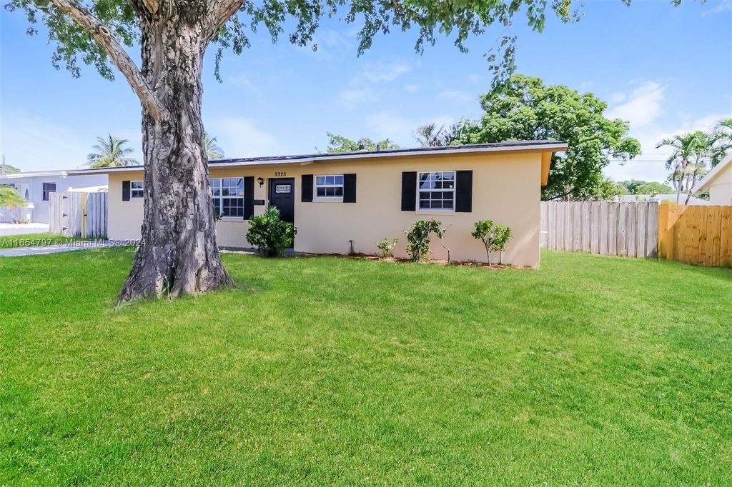 Photo of 3323 Florida Blvd, Palm Beach Gardens, FL 33410 (MLS # A11654797)