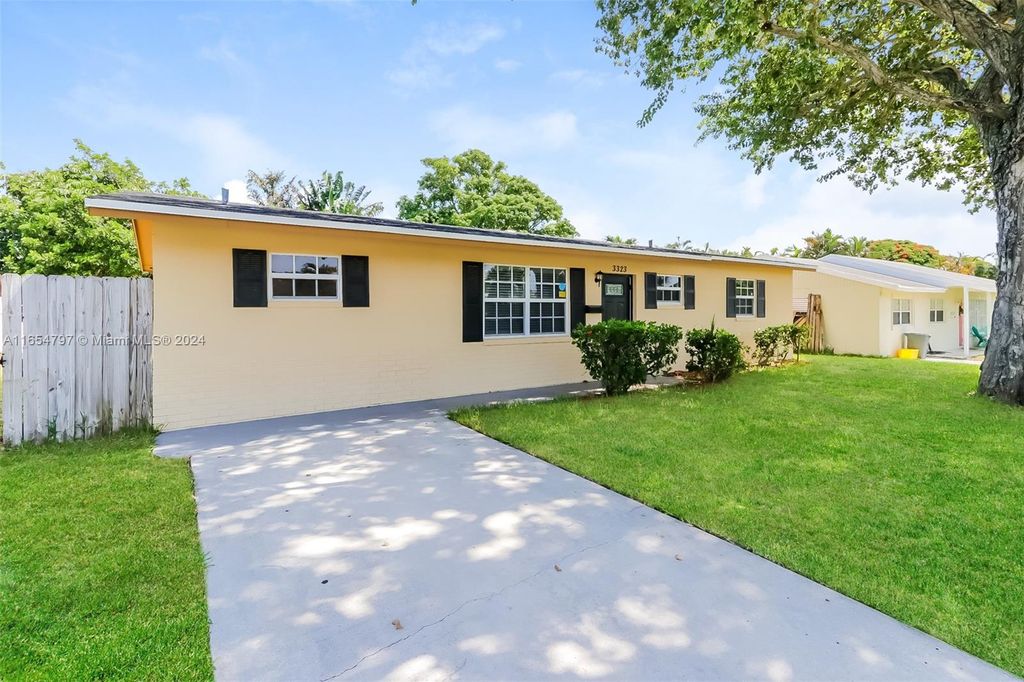 Photo of 3323 Florida Blvd, Palm Beach Gardens, FL 33410 (MLS # A11654797)