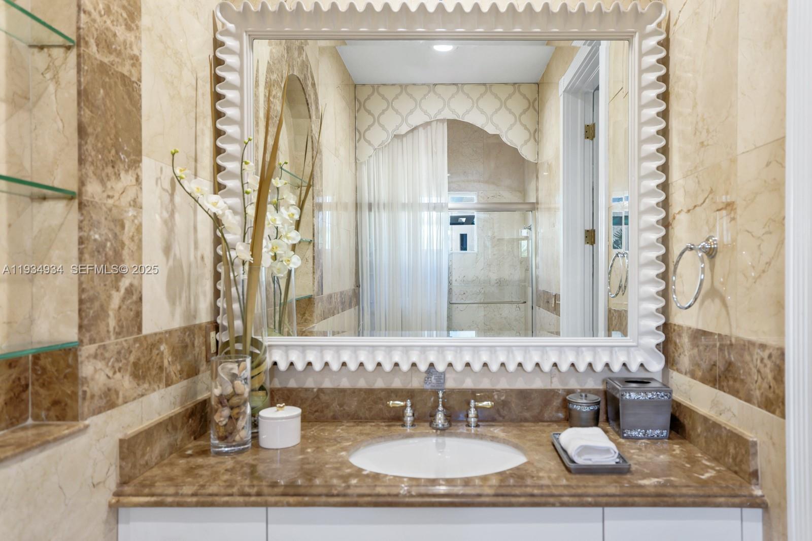 HIBISCUS ISLAND - Residential