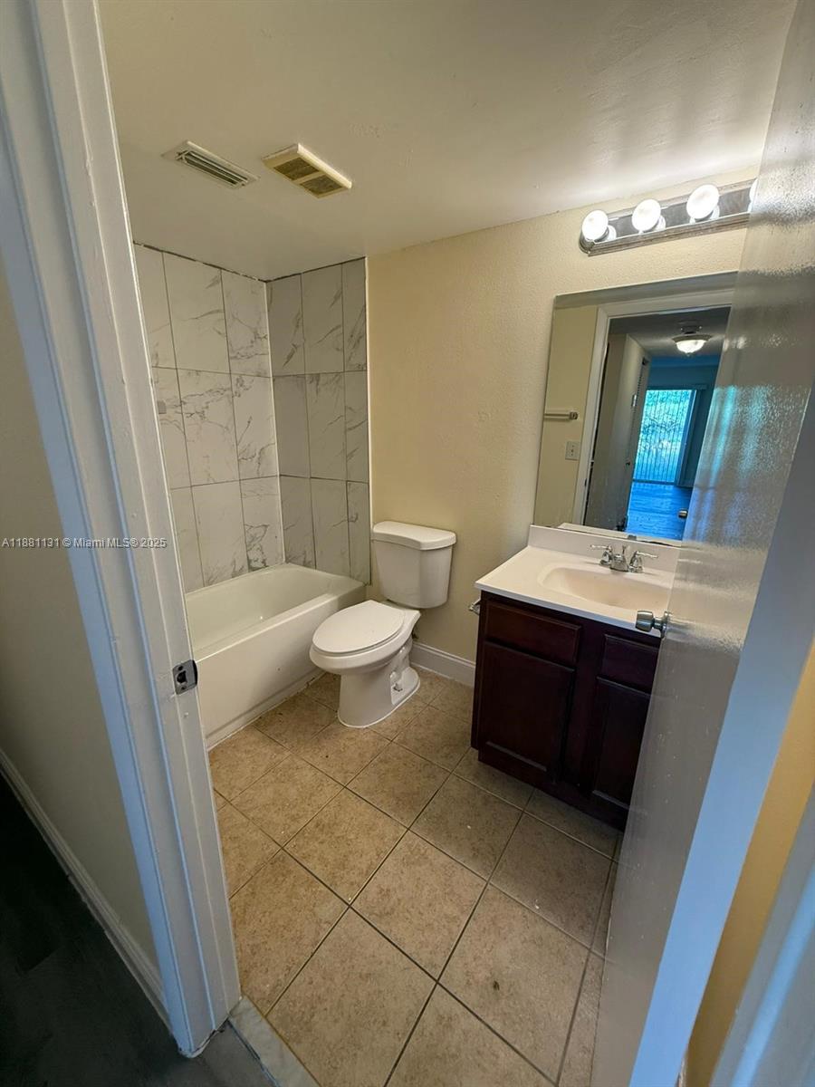 SOUTH PALM PLACE CONDO - Residential Lease