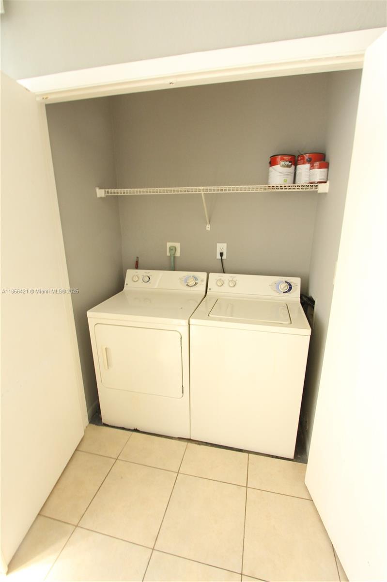 LAKEVIEW CLUB CONDO - Residential Lease