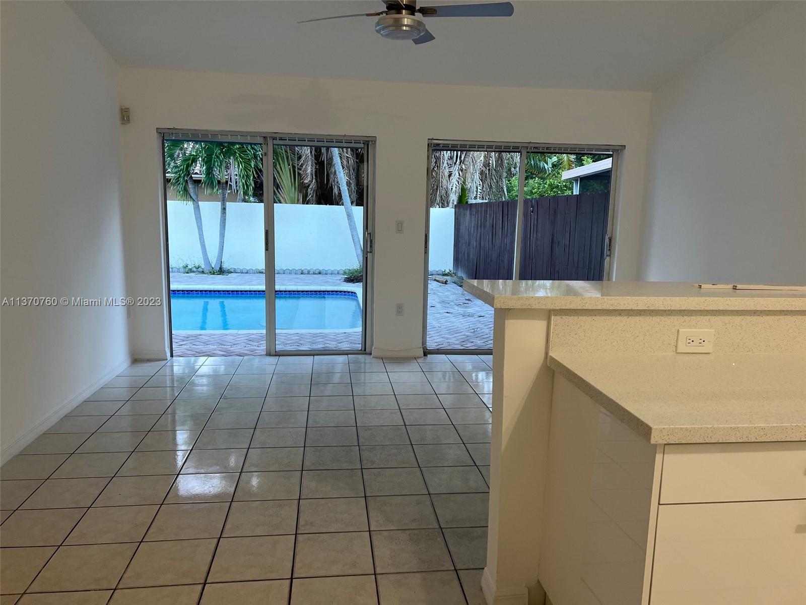 LES CHALETS AT INTL GARDE - Residential