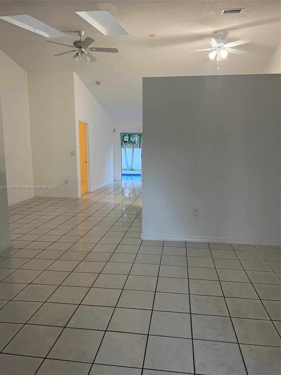 LES CHALETS AT INTL GARDE - Residential