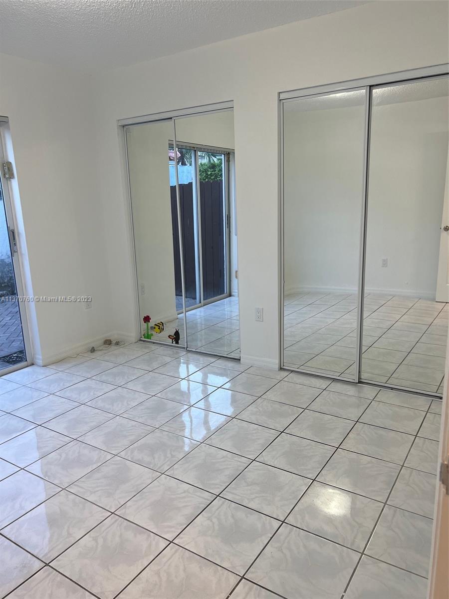 LES CHALETS AT INTL GARDE - Residential