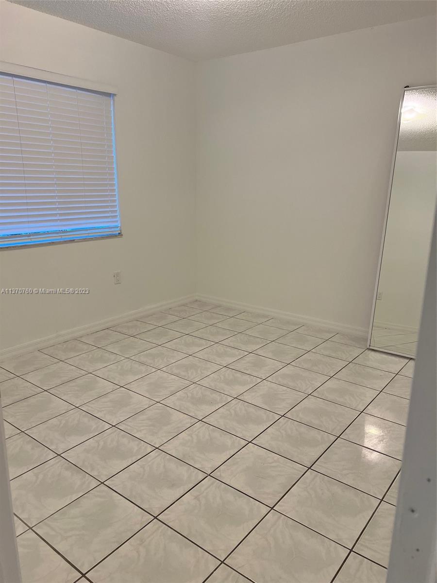 LES CHALETS AT INTL GARDE - Residential