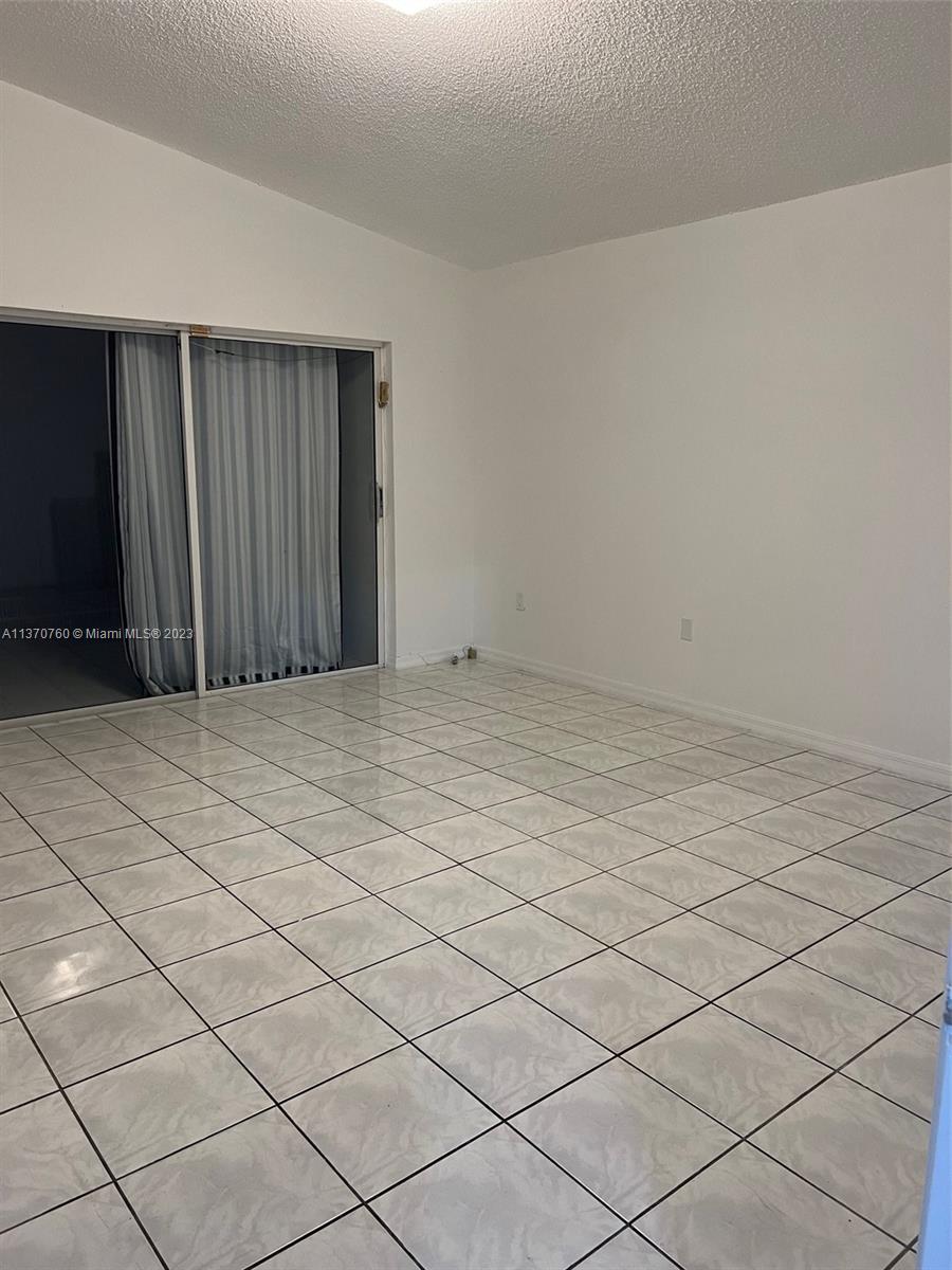 LES CHALETS AT INTL GARDE - Residential