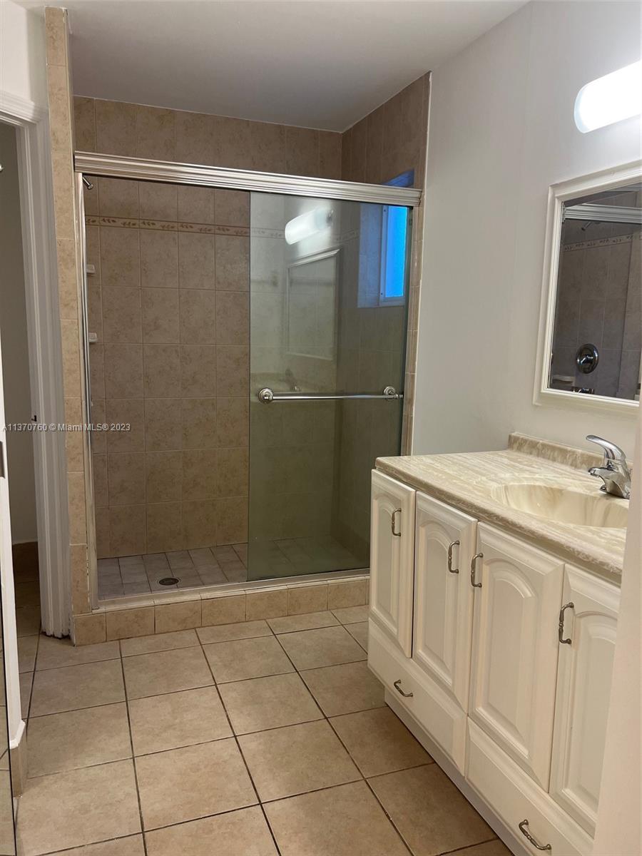 LES CHALETS AT INTL GARDE - Residential