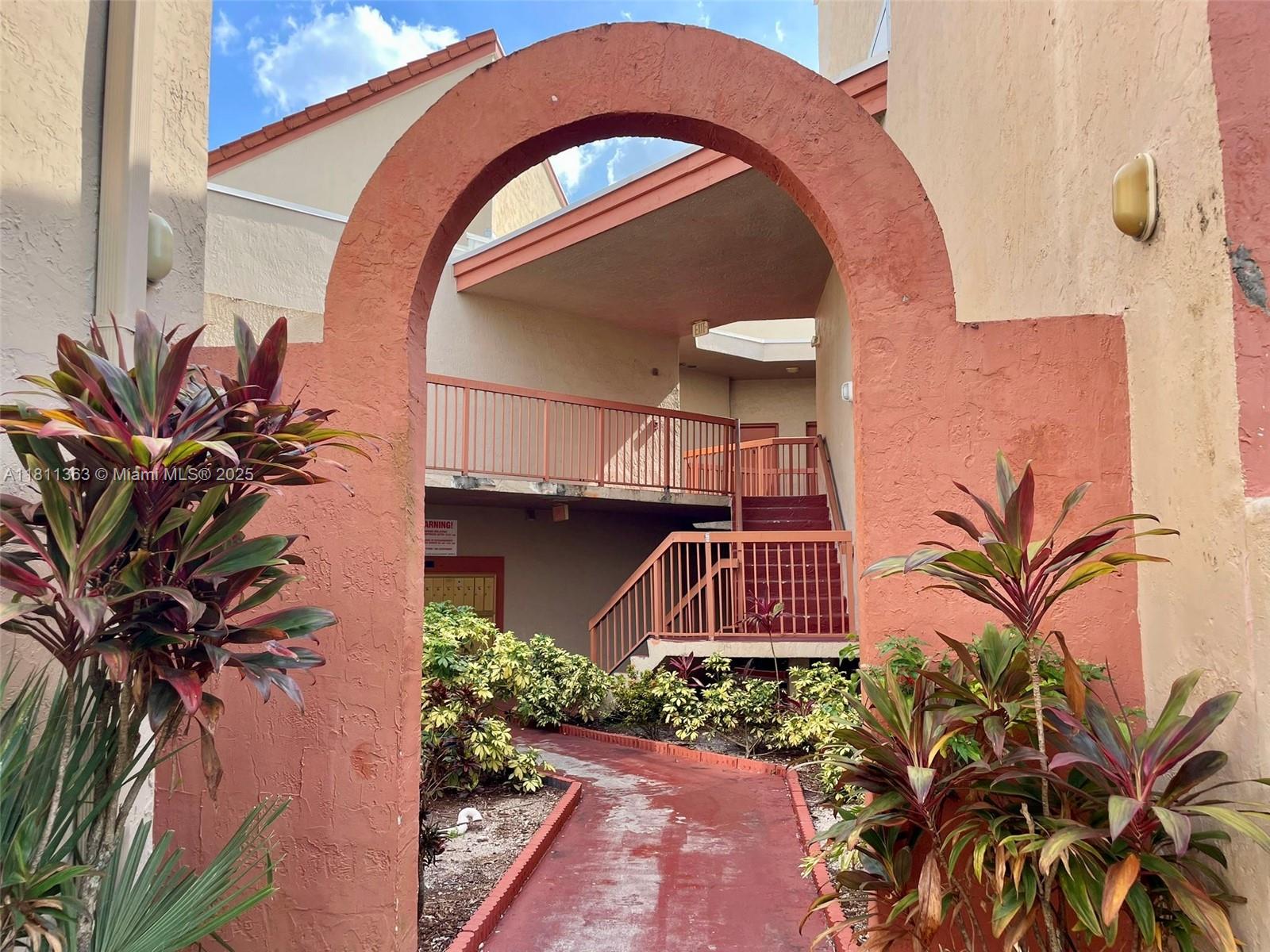 10245 Nw 9th St Cir 202-9, Miami, Broward County, Florida - 2 Bedrooms  
2 Bathrooms - 