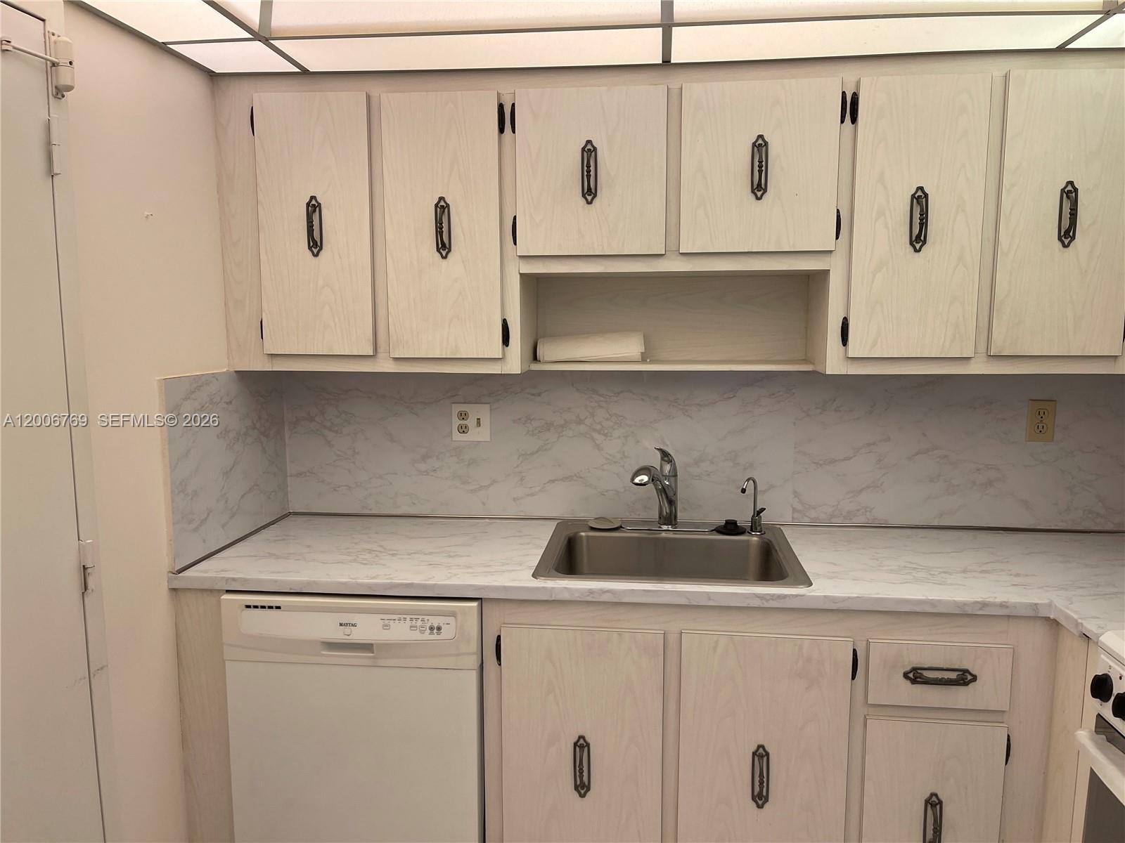 OLYMPUS CONDO PHASE - Residential