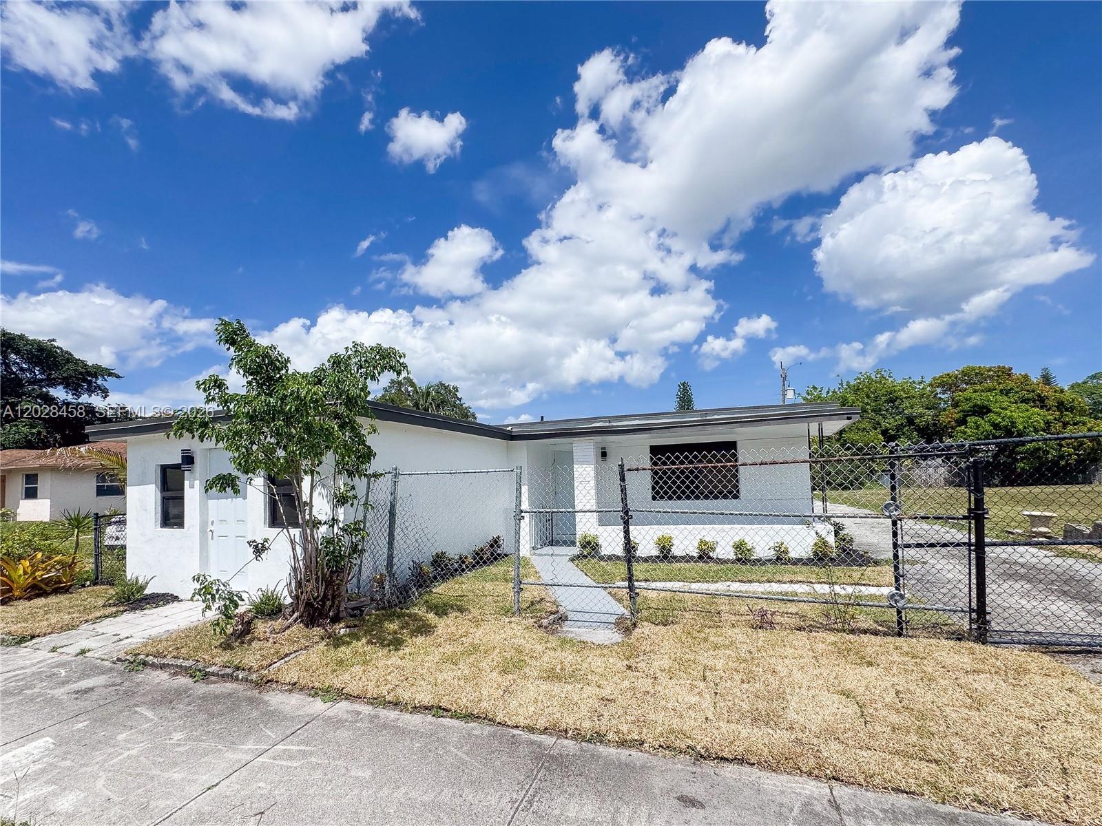 212 NW 28th Way
