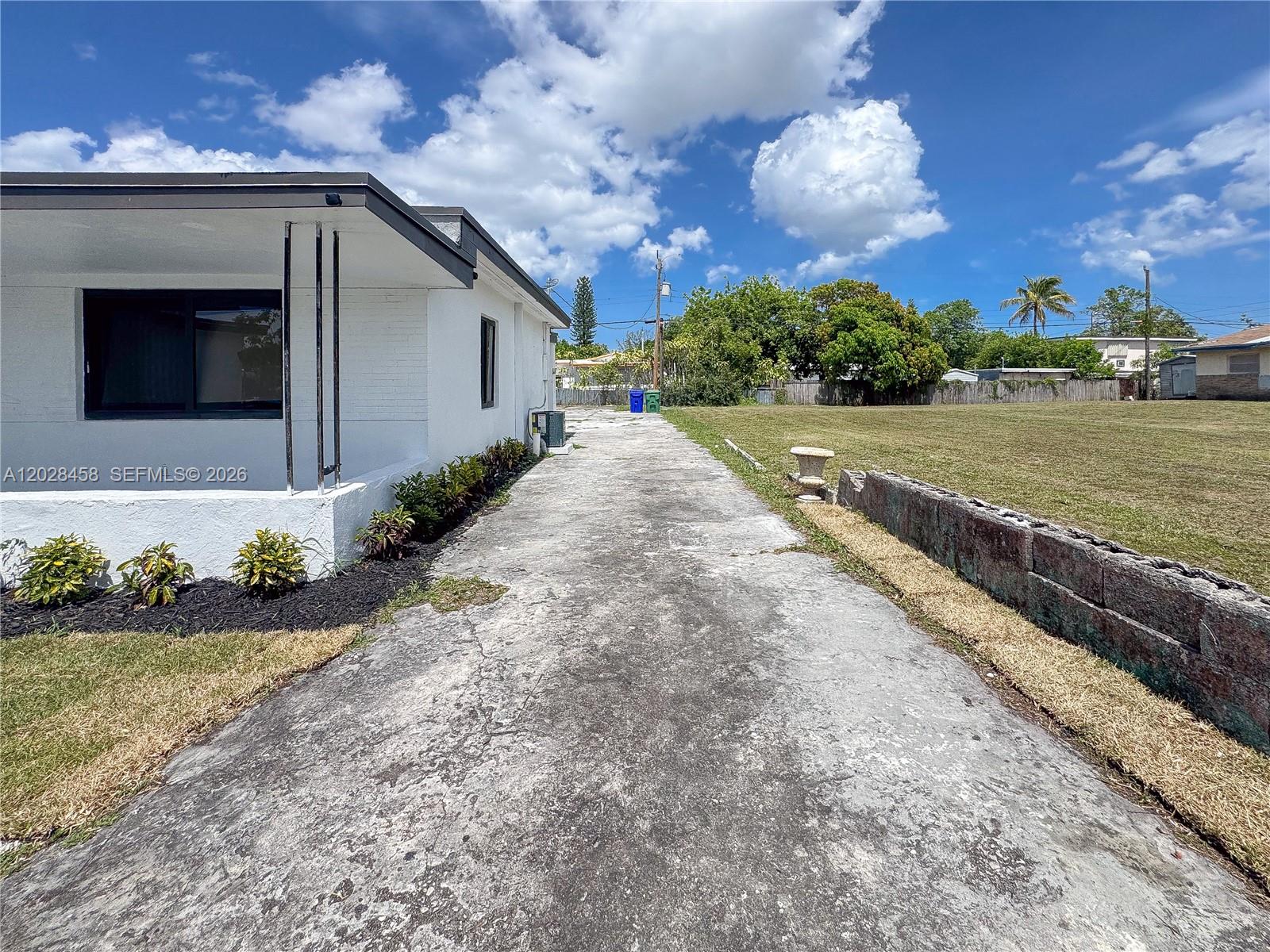 212 NW 28th Way