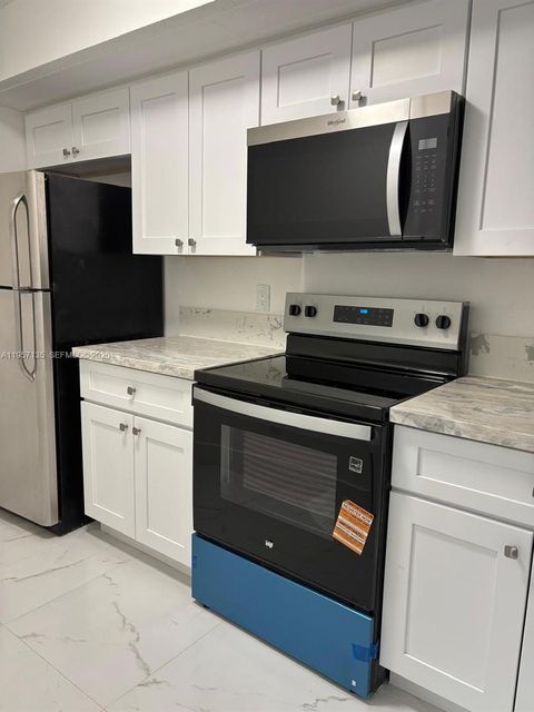 18840 NW 57th Ave 301 Hialeah FL 33015