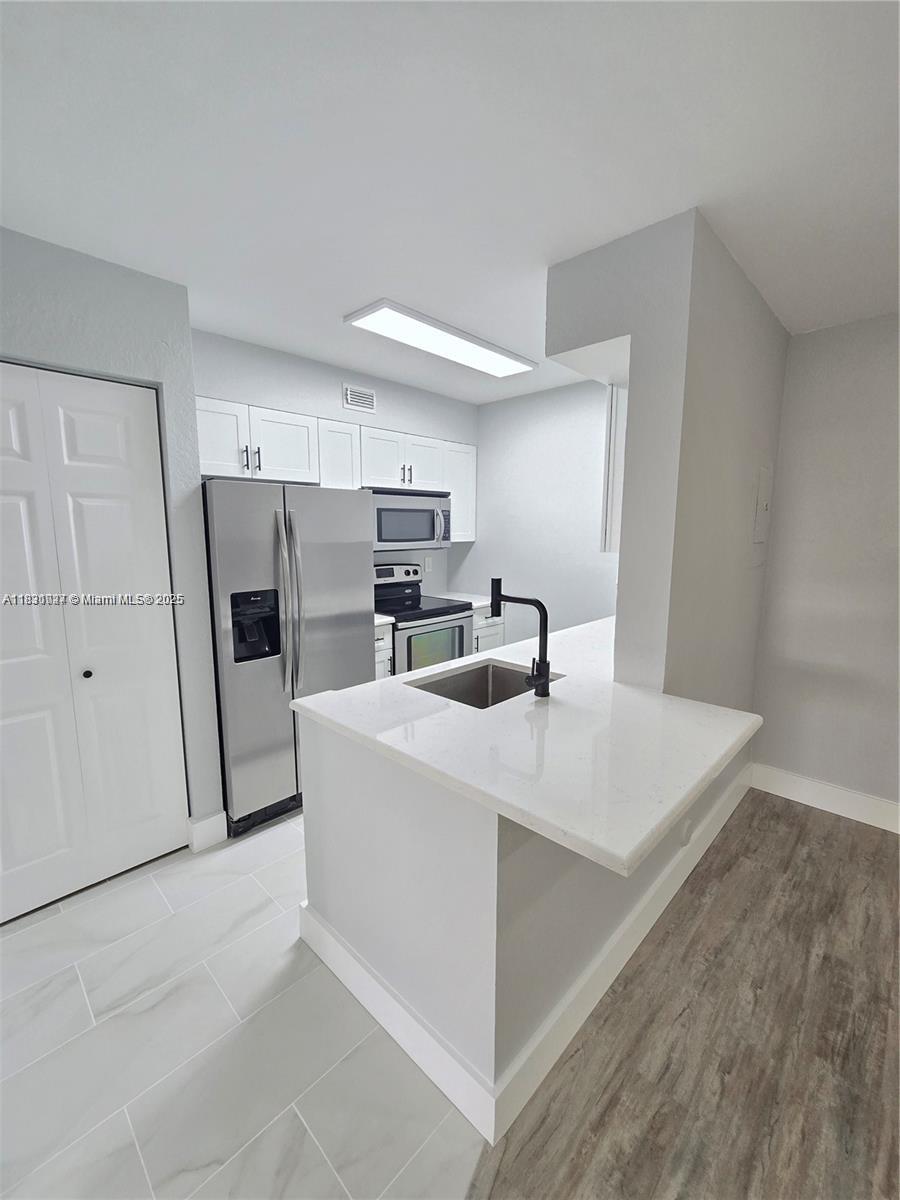 2831 N Oakland Forest Dr 108