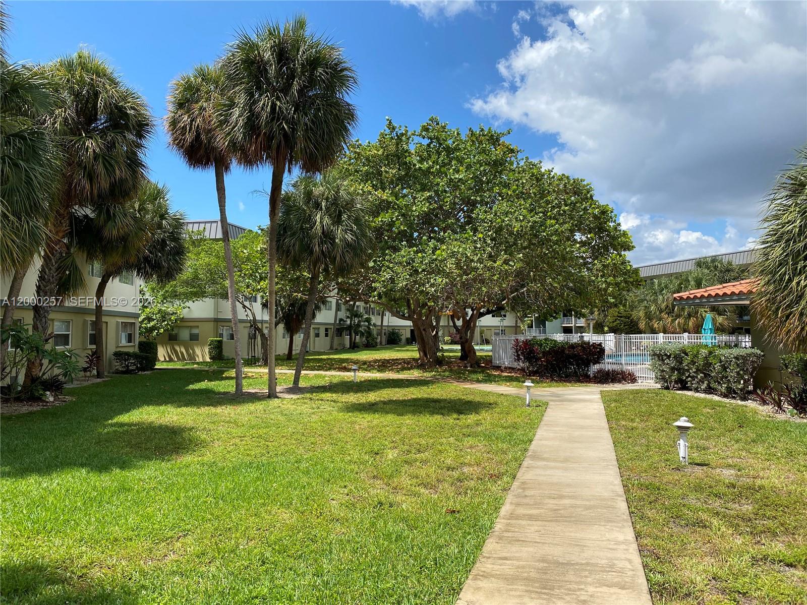 PARADISE BY THE SEA - Residential