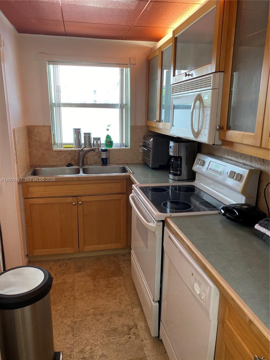 PARADISE BY THE SEA - Residential