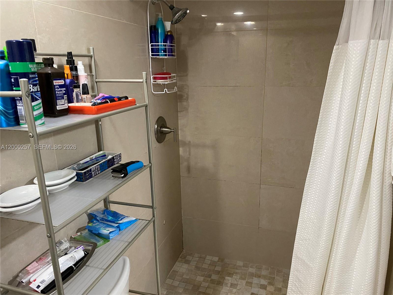 PARADISE BY THE SEA - Residential