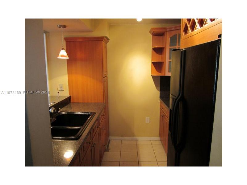 LAS BRISAS - Residential Lease