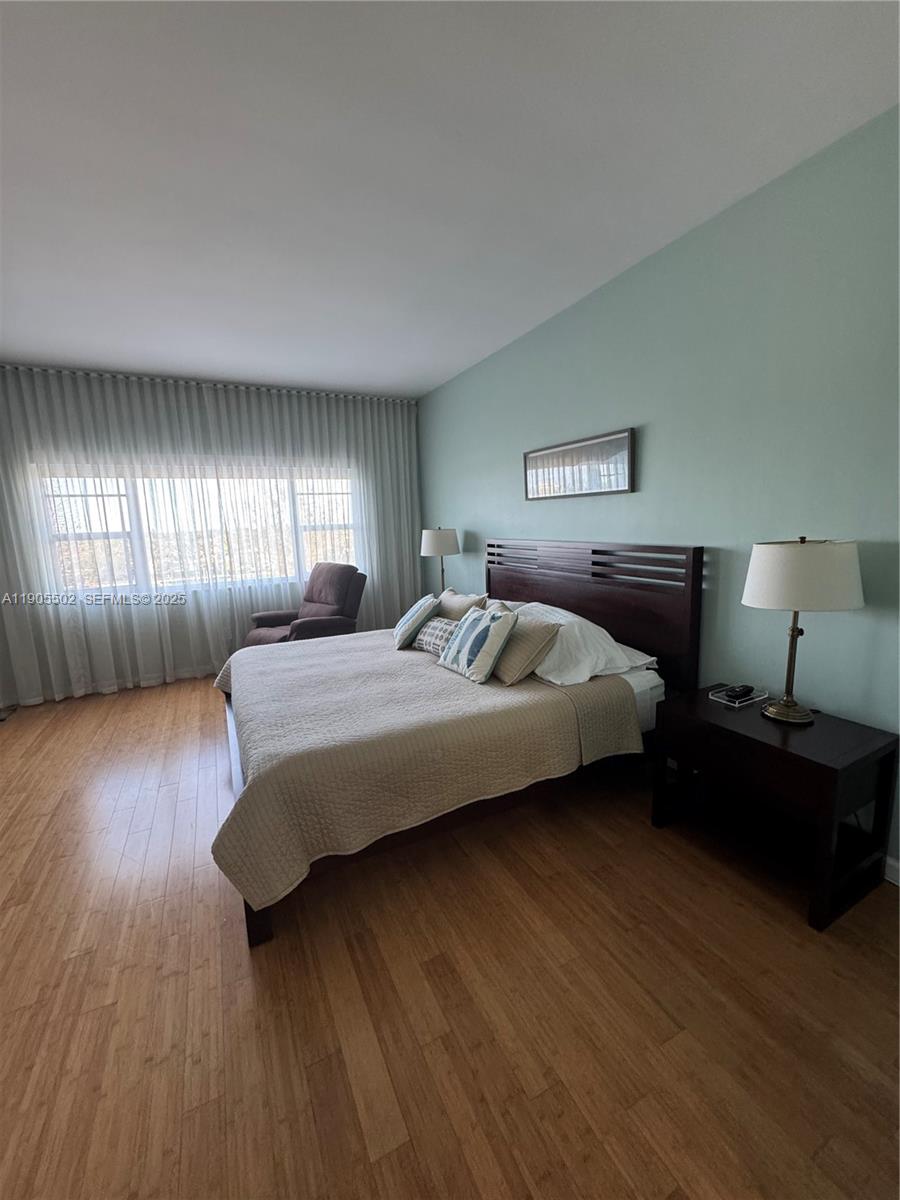 THE EXECUTIVE CONDO - Residential Lease