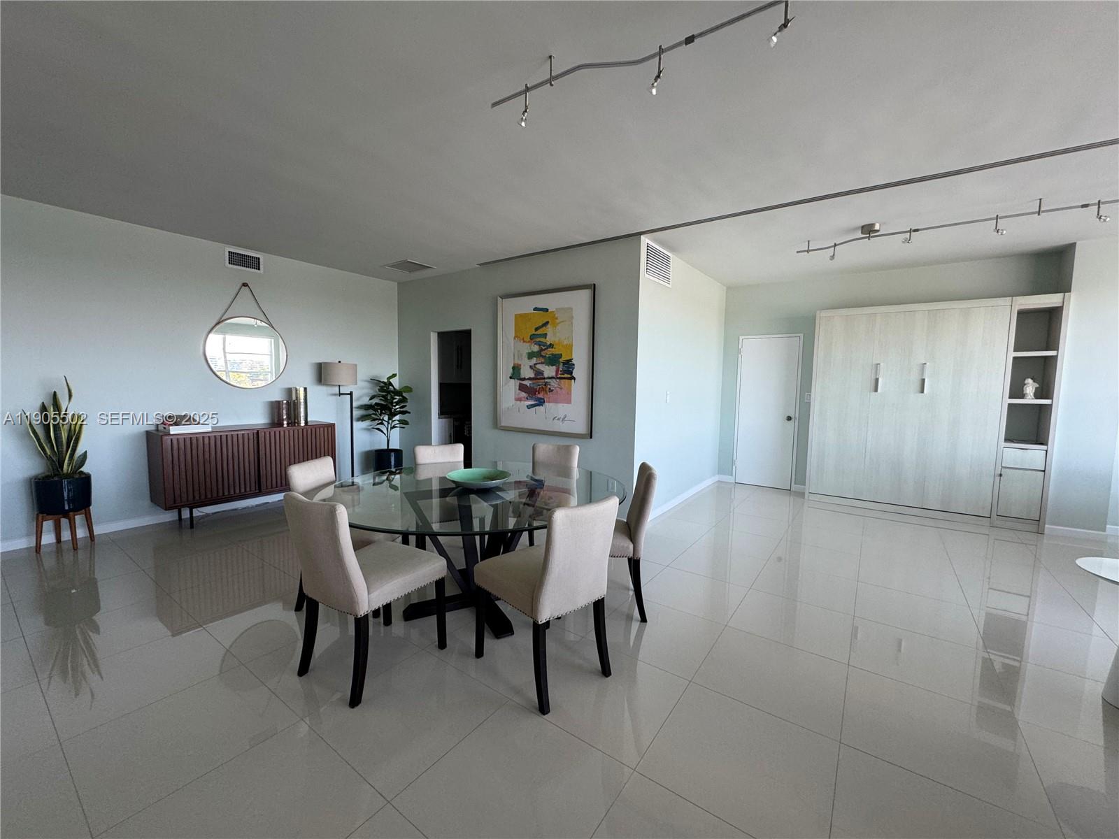 THE EXECUTIVE CONDO - Residential Lease