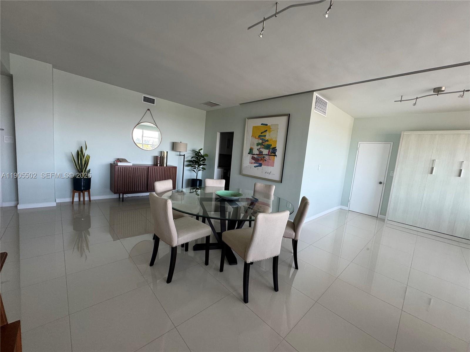 THE EXECUTIVE CONDO - Residential Lease