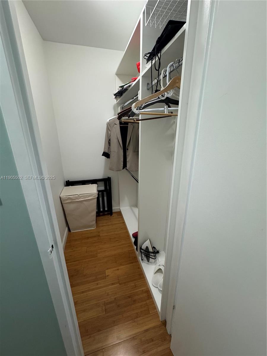 THE EXECUTIVE CONDO - Residential Lease