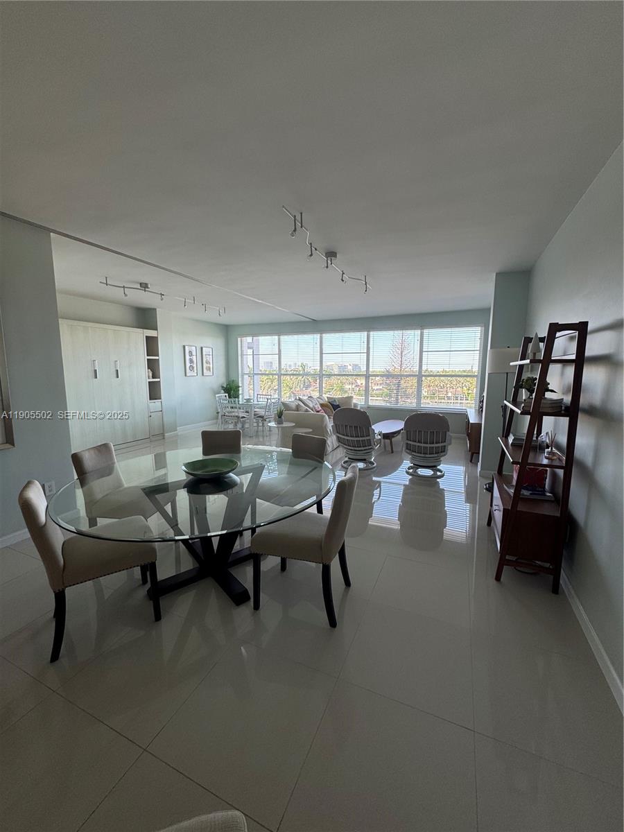 THE EXECUTIVE CONDO - Residential Lease