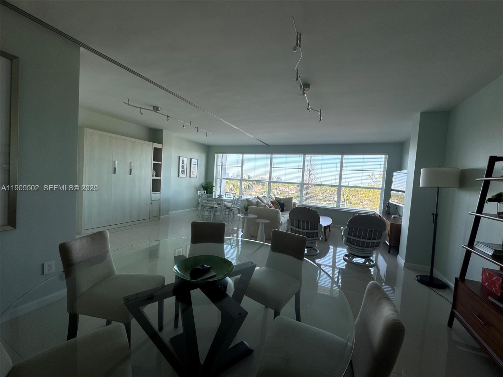 THE EXECUTIVE CONDO - Residential Lease