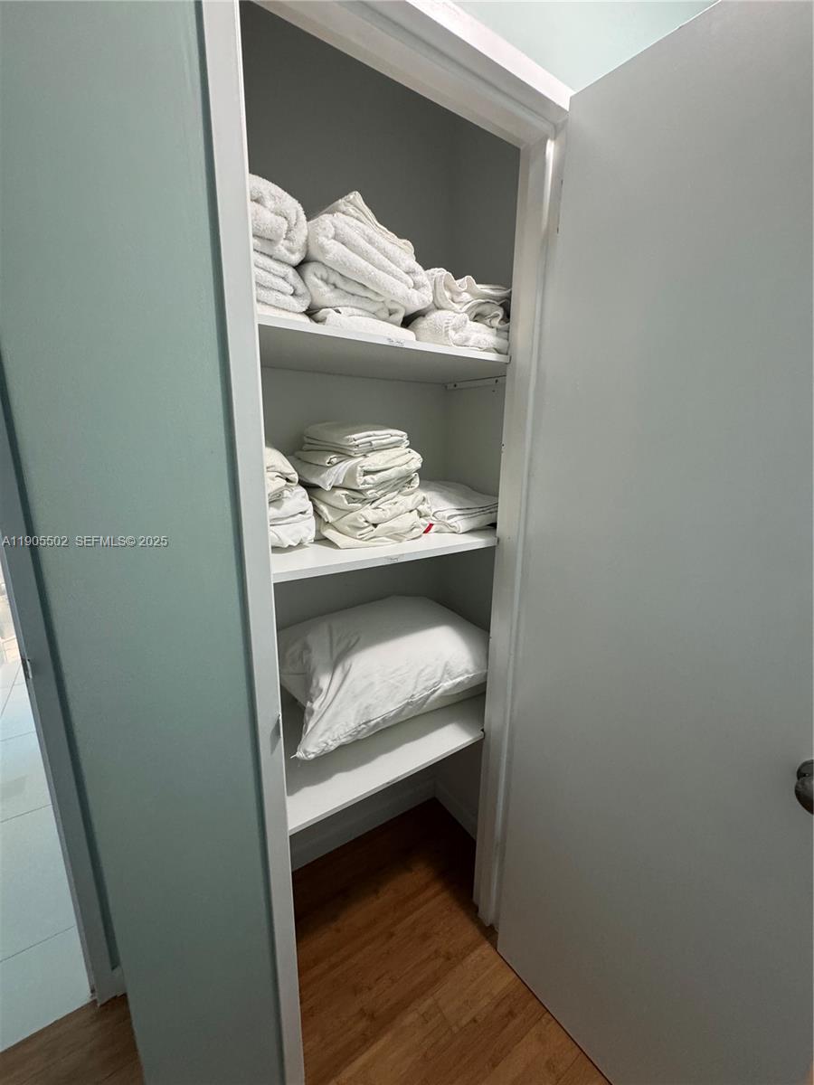 THE EXECUTIVE CONDO - Residential Lease