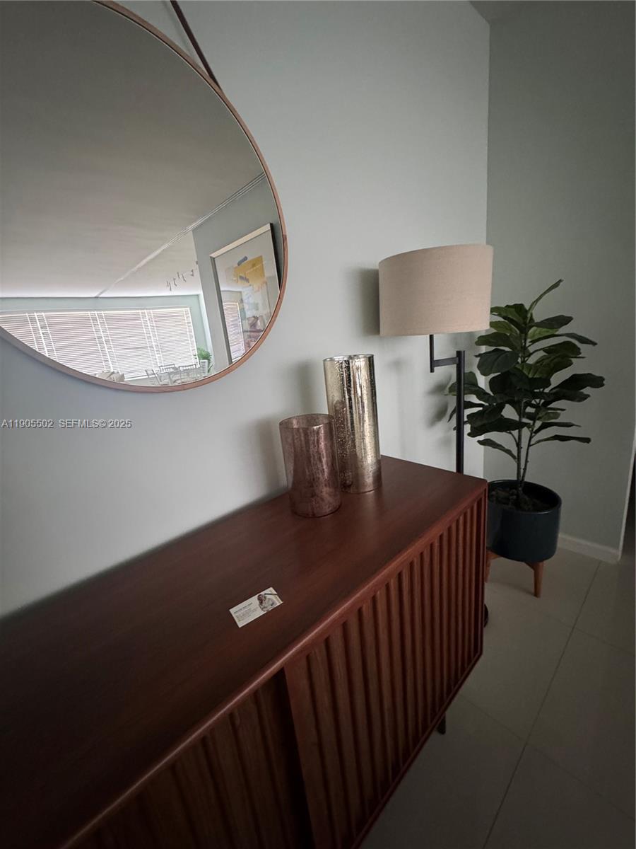 THE EXECUTIVE CONDO - Residential Lease