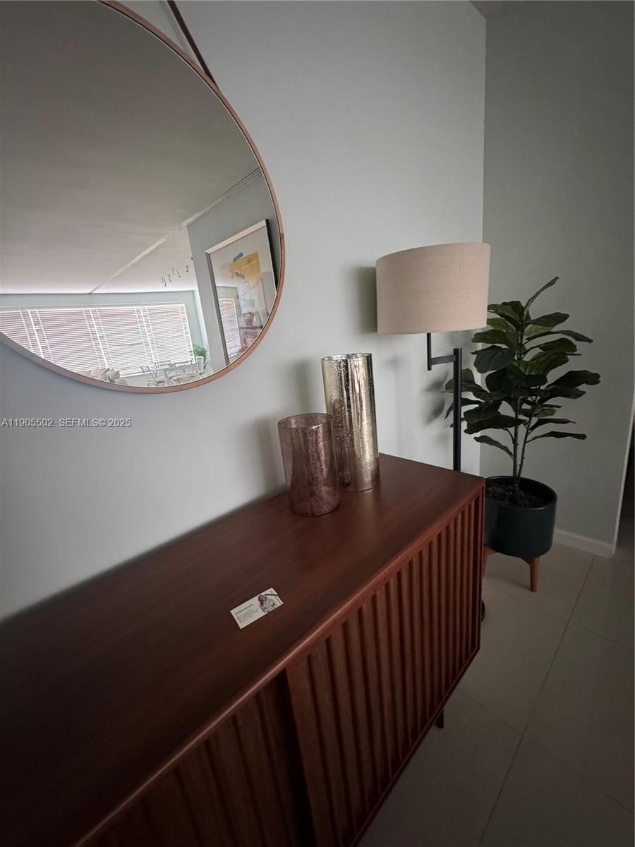 THE EXECUTIVE CONDO - Residential Lease