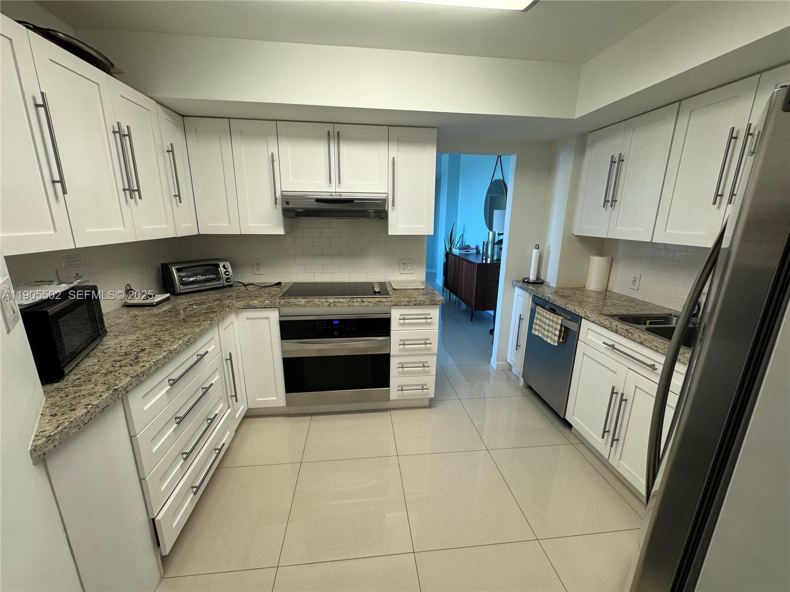 THE EXECUTIVE CONDO - Residential Lease