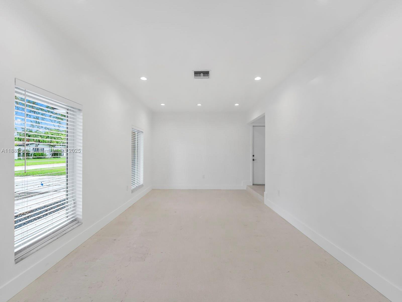 MALBROOK - Residential Lease